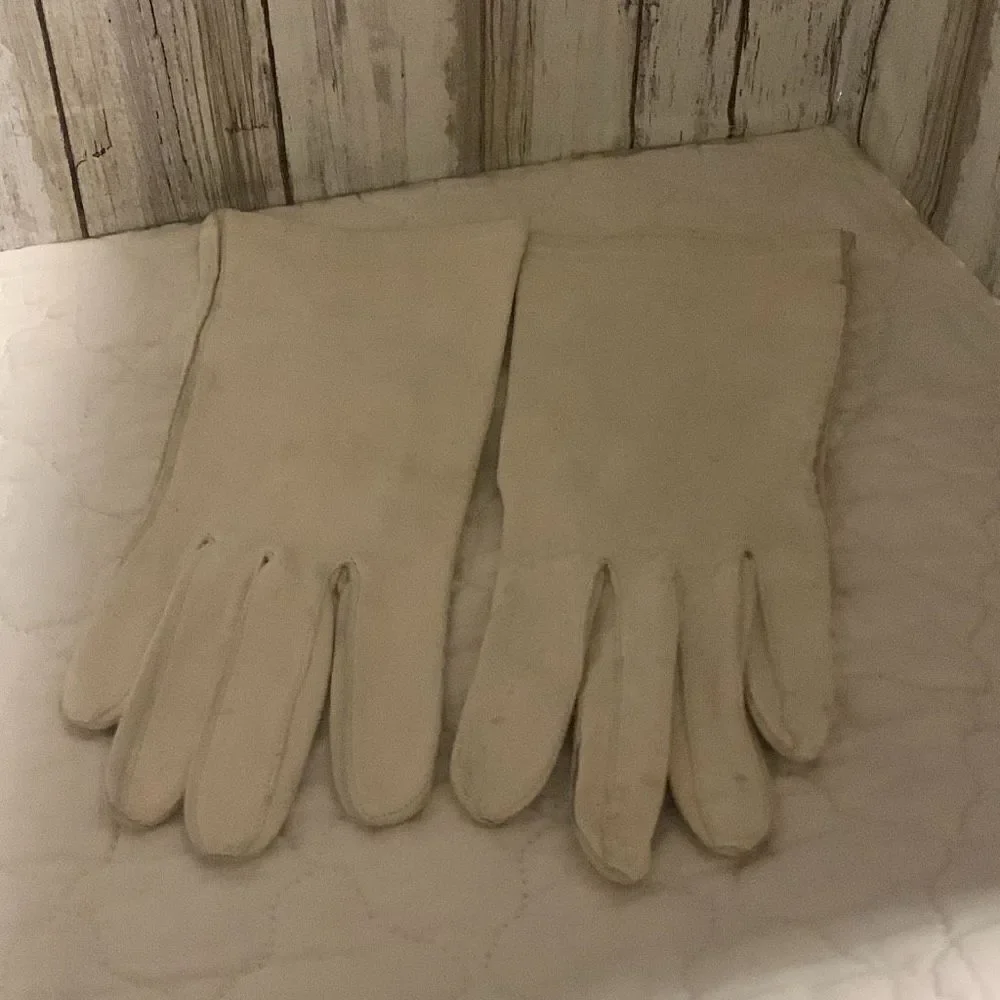 Vintage White Kidskin Leather Gloves